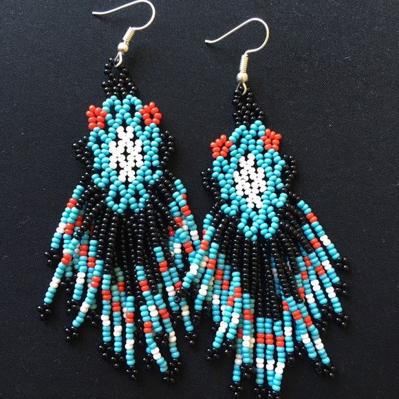 Vintage Jewelry - FINAL PRICE // Native American Beaded Earrings